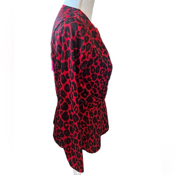 Sofia Vergara Red Leopard Print Top Size Medium Long Sleeve - Picture 2 of 4